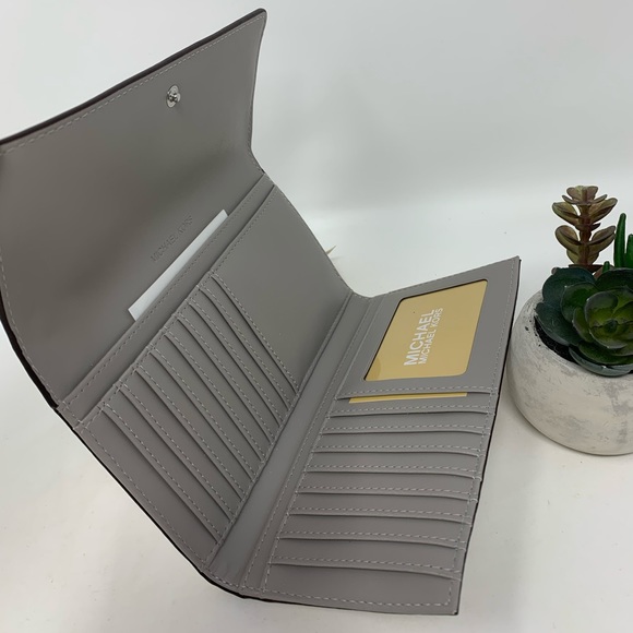 Michael Kors Regina Medium Flap Shoulder Bag Set - Picture 12 of 14